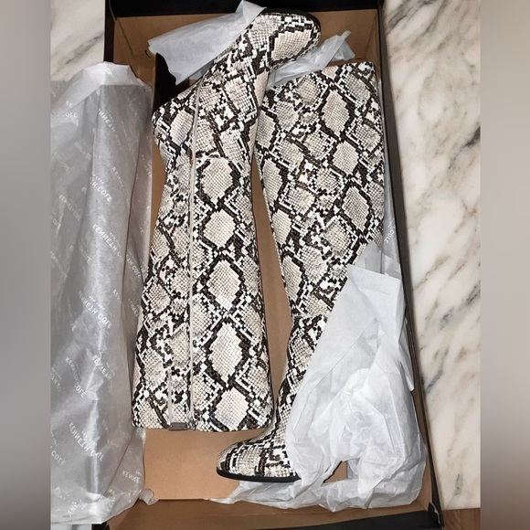 Kenneth COLE New York Justin Snake Skin Print Round Toe Block Heel Dress Boots - Picture 7 of 13